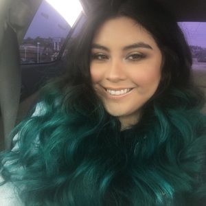 Meet your Posher, Lorena